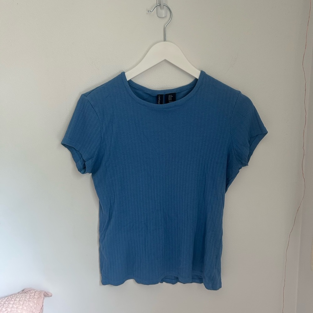 Ribbed blue t shirt
